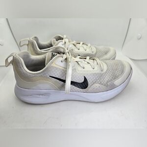 Nike WearAllDay Shoes Women's 8.5 White Running Athletic Workout Gym Sneakers